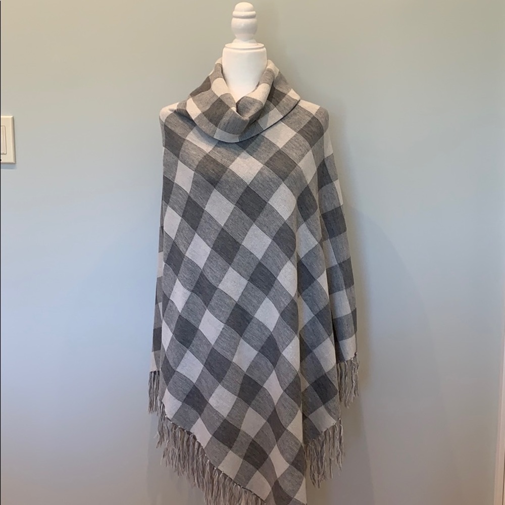 The Limited grey plaid poncho w fringe. Size M/L